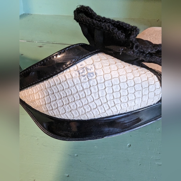 Anne Klein T-Strap Pumps, Heels, Open Toe, Size 9M - Picture 9 of 10